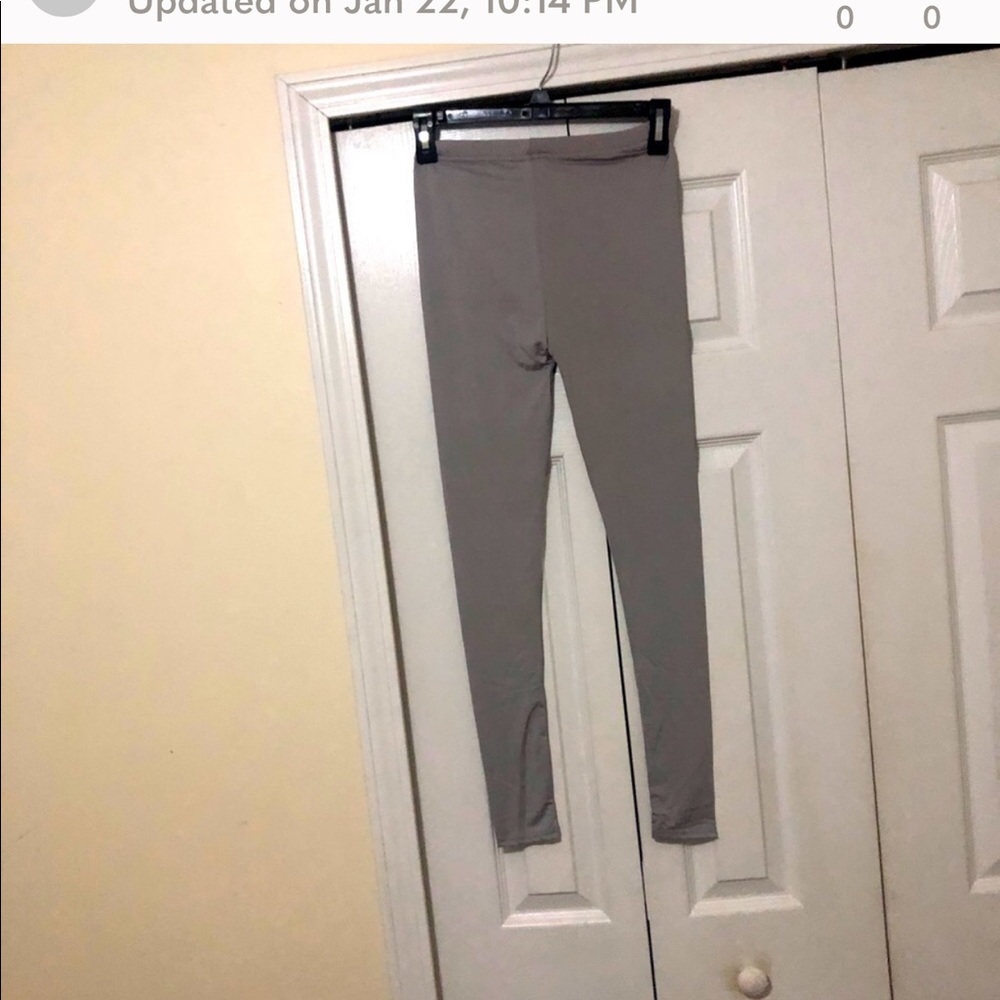 CHUNS SILKY LEGGINGS Fits S, M